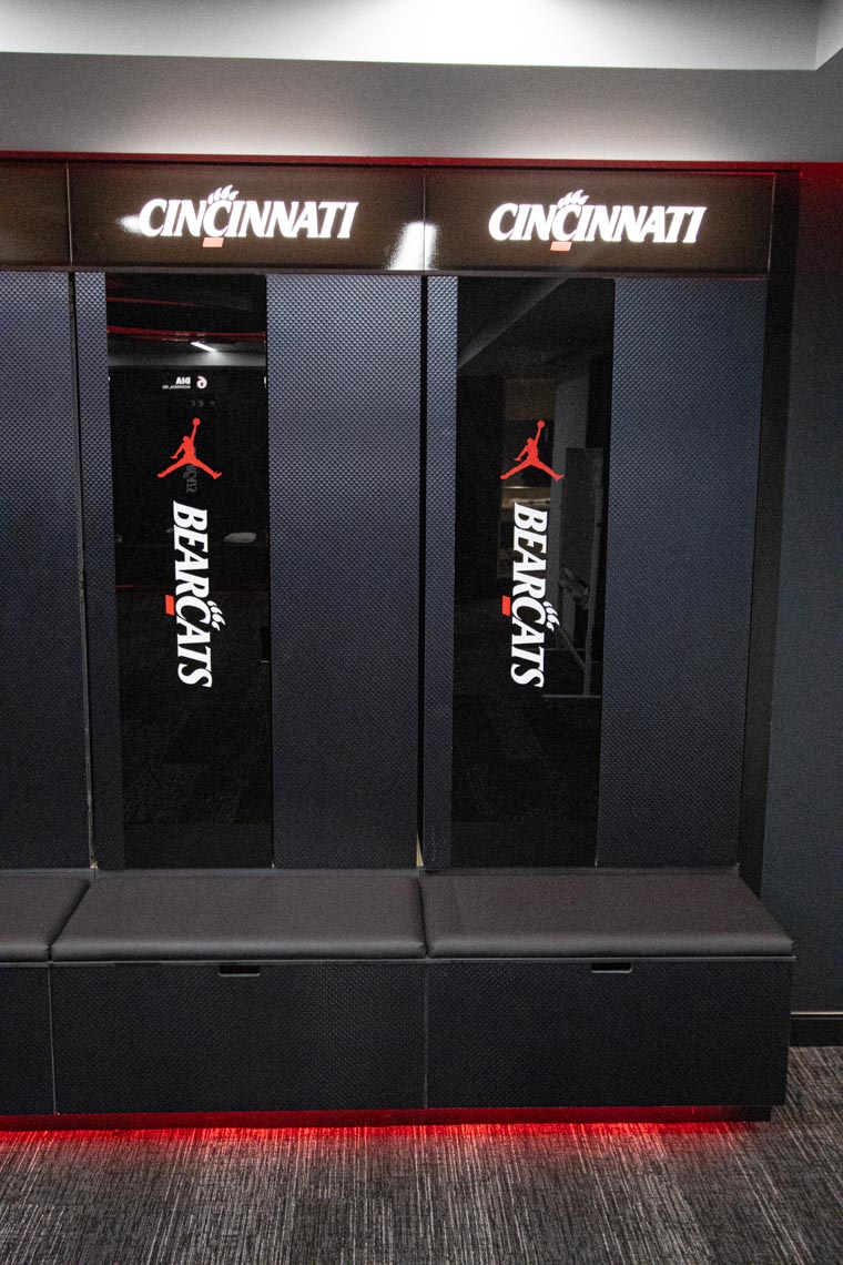 Cincinnati Bearcats Womens Basketball Lockers Shield Lockers 6726